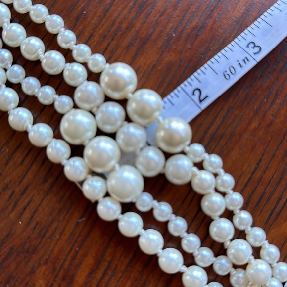 J.Crew multi strand (4) pearl bracelet. Varied pearl size. Gold toned clasp. EUC - Picture 8 of 14